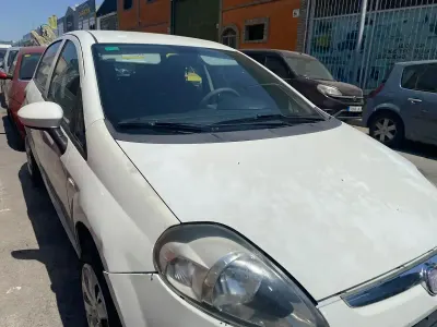 Usado Fiat Punto Evo Dynamic 90 CV (66 kW) 2010 Blanco Utilitario