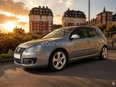 Usado VW Golf IV GTI 200 CV (147 kW) 2005 Gris / plata Berlina