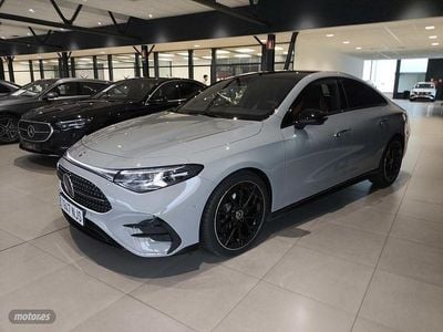 Nuevo Mercedes CLA220 AMG line 211 CV (155 kW) 2026 Manufaktur gris alpino Berlina