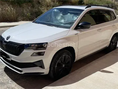 Usado Skoda Karoq SportLine 150 CV (110 kW) 2022 Blanco SUV