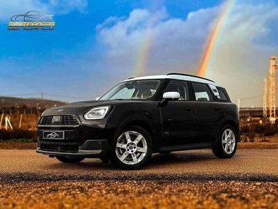 Negro Usado 2025 Mini One D Countryman Classic SUV | 32.900 €