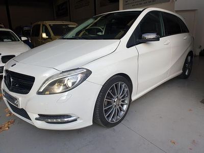 Blanco Usado 2014 Mercedes B180 AMG line Monovolumen | 14.999 € (Buen precio)