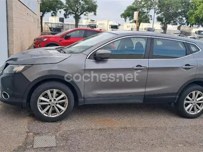 Usado Nissan Qashqai Premium Edition 110 CV (80 kW) 2014 Gris / plata SUV