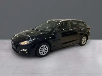 Usado Hyundai i30 120 CV (88 kW) 2022 Negro Utilitario