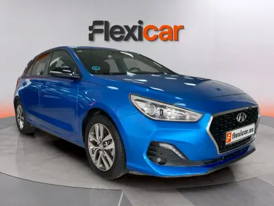 Usado Hyundai i30 GO! 120 CV (88 kW) 2018 Azul Berlina
