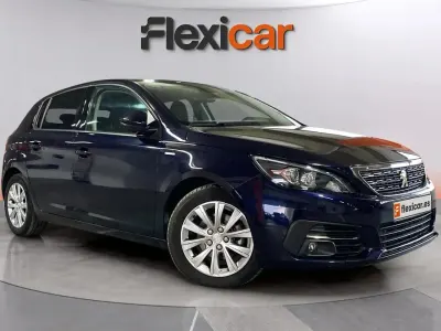 Usado Peugeot 308 Access 131 CV (96 kW) 2020 Azul Utilitario