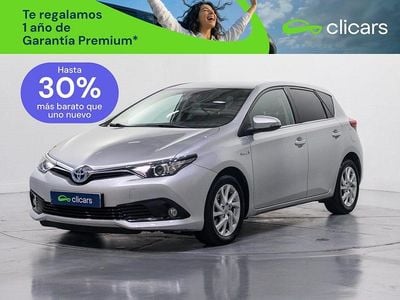 Usado Toyota Auris Hybrid Active 136 CV (100 kW) 2018 Gris / plata Berlina