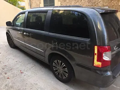 Usado Lancia Voyager S 177 CV (130 kW) 2015 Gris / plata Monovolumen