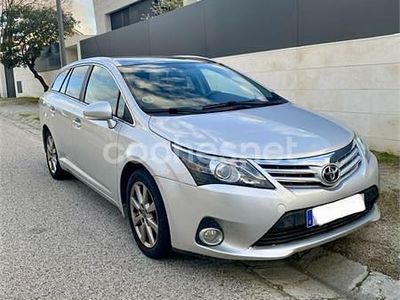 Usado Toyota Avensis Advance 124 CV (91 kW) 2013 Gris / plata Familiar