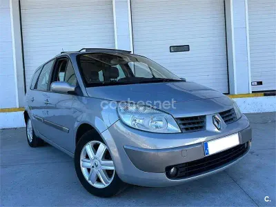 Usado Renault Scenic E-Tech Authentique 120 CV (88 kW) 2005 Gris / plata Monovolumen