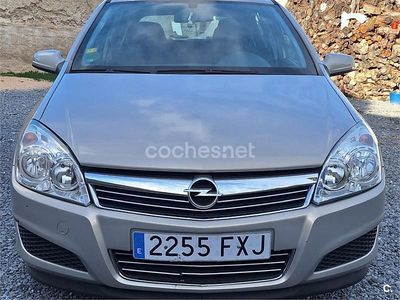 Usado Opel Astra Enjoy 105 CV (77 kW) 2007 Gris / plata Berlina
