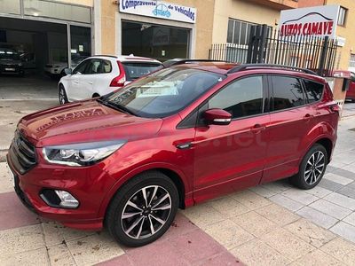 Usado Ford Kuga ST-Line 150 CV (110 kW) 2019 Granate SUV