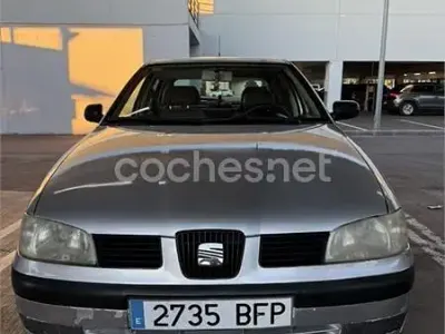 Używany Seat Ibiza Stella 75 KM (55 kW) 2001 Szary Hatchback