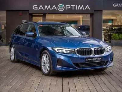 Usado BMW 320e Comfort Edition 204 CV (150 kW) 2023 Azul Familiar