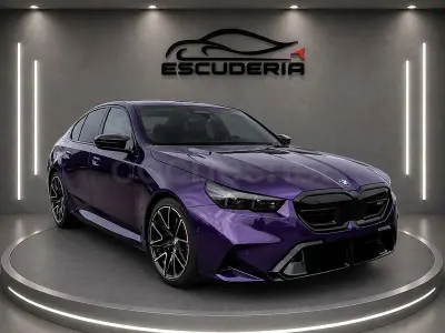 Usado BMW M5 727 CV (534 kW) 2025 Violeta / lila Berlina
