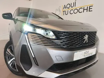 Usado Peugeot 3008 Allure 131 CV (96 kW) 2024 Gris SUV