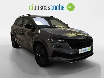 Usado Skoda Karoq SportLine 150 CV (110 kW) 2023 Gris/plata SUV