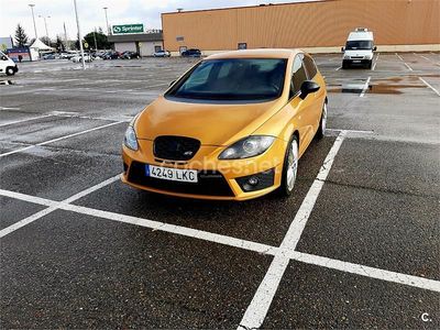 Usado Seat Leon CUPRA 265 CV (194 kW) 2012 Amarillo Berlina