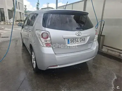 Käytetty Toyota Verso Live 126 HP (92 kW) 2009 Harmaa Tila-auto