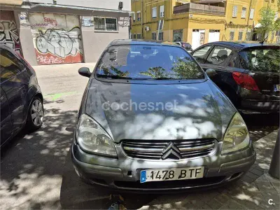 Usado Citroën C5 110 CV (80 kW) 2002 Gris / plata Berlina