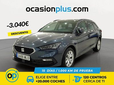 Usado Seat Leon Style 130 CV (95 kW) 2023 Gris Familiar