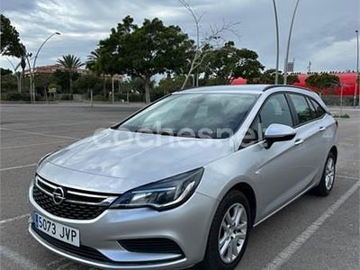 Usado Opel Astra Business 110 CV (80 kW) 2017 Gris / plata Familiar