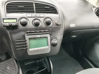Usado Seat Altea Reference 102 CV (75 kW) 2007 Gris / plata Monovolumen