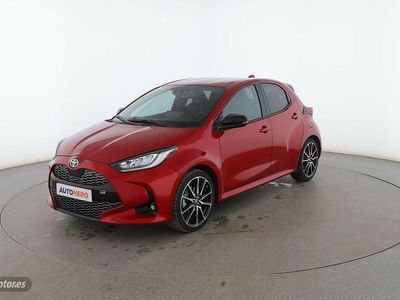 Rojo Usado 2024 Toyota Yaris Hybrid Sport Berlina | 23.399 € (Un poco caro)