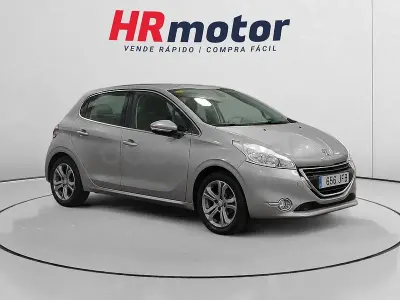 Usado Peugeot 208 Allure 82 CV (60 kW) 2015 Gris / plata Utilitario