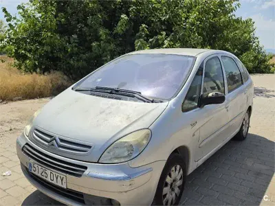 Usado Citroën Xsara Picasso Exclusive 92 CV (67 kW) 2006 Gris / plata Monovolumen