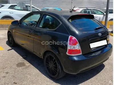Usado Hyundai Accent 97 CV (71 kW) 2007 Negro Berlina