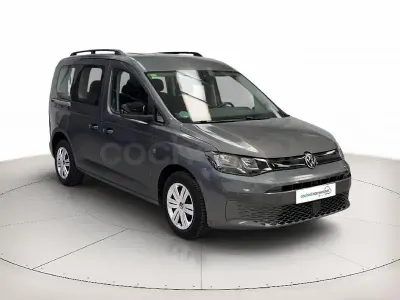 Usado VW Caddy 114 CV (83 kW) 2024 Gris / plata Monovolumen