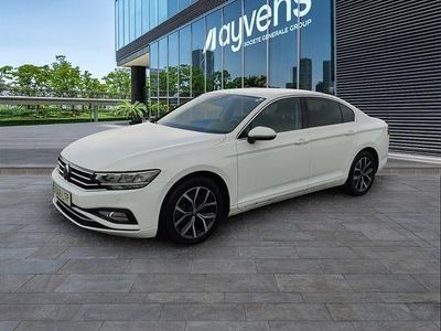 Usado VW Passat Executive 150 CV (110 kW) 2021 Blanco Berlina