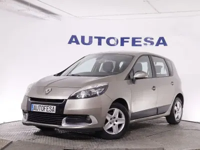 Usado Renault Scénic III Dynamique 110 CV (80 kW) 2013 Gris / plata Monovolumen