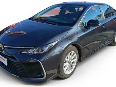 Usado Toyota Corolla Advance 125 CV (91 kW) 2023 Negro Berlina