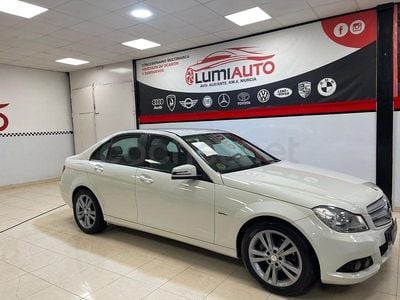 Usado Mercedes C200 Avantgarde 136 CV (100 kW) 2011 Blanco Berlina