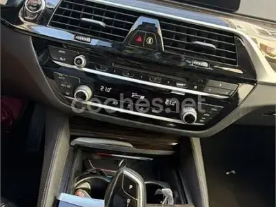 Usado BMW 520 Luxury Line 190 CV (139 kW) 2018 Negro Familiar