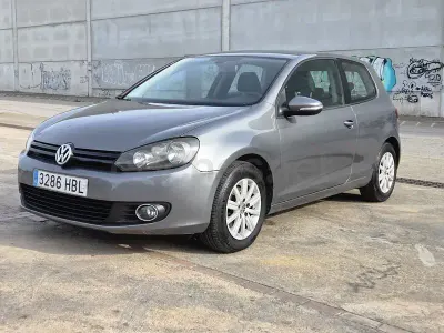 Usado VW Golf VI Sport 105 CV (77 kW) 2011 Gris / plata Utilitario