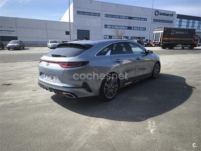 Usado Kia ProCeed GT 204 CV (150 kW) 2021 Gris / plata Familiar