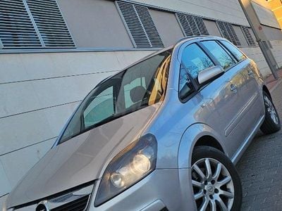 Usado Opel Zafira Energy 100 CV (73 kW) 2008 Gris / plata Monovolumen
