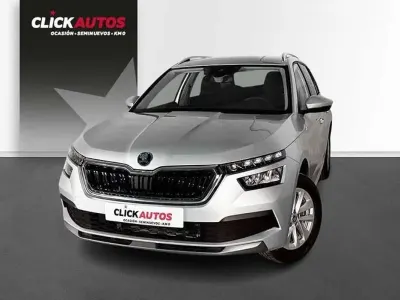 Usado Skoda Kamiq Ambition 95 CV (69 kW) 2024 Plateado SUV