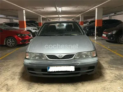 Usado Nissan Almera 87 CV (63 kW) 1999 Gris / plata Berlina