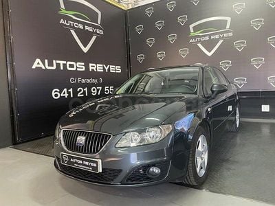Usado Seat Exeo Style 120 CV (88 kW) 2009 Gris / plata Berlina
