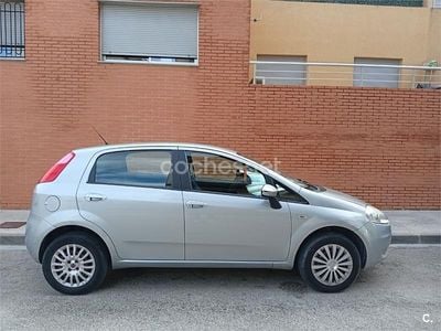 Gris / plata Usado 2009 Fiat Punto Dynamic Berlina | 3800 €