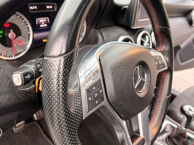 Usado Mercedes A180 AMG line 122 CV (89 kW) 2015 Blanco Berlina