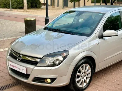 Usado Opel Astra Elegance 125 CV (91 kW) 2004 Gris / plata Berlina