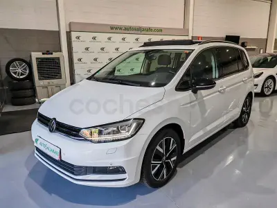 Usado VW Touran Sportline 150 CV (110 kW) 2021 Blanco Monovolumen