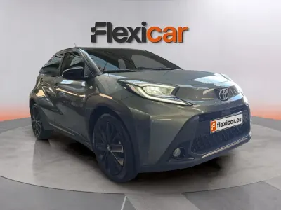 Usado Toyota Aygo X 72 CV (52 kW) 2023 Verde SUV