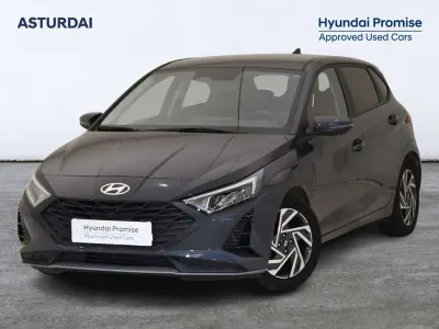 Usado Hyundai i20 84 CV (61 kW) 2025 Gris Utilitario