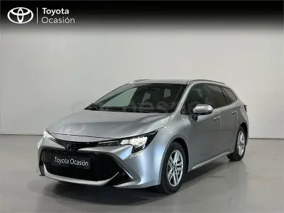 Usado Toyota Corolla Active 122 CV (89 kW) 2022 Gris / plata Familiar